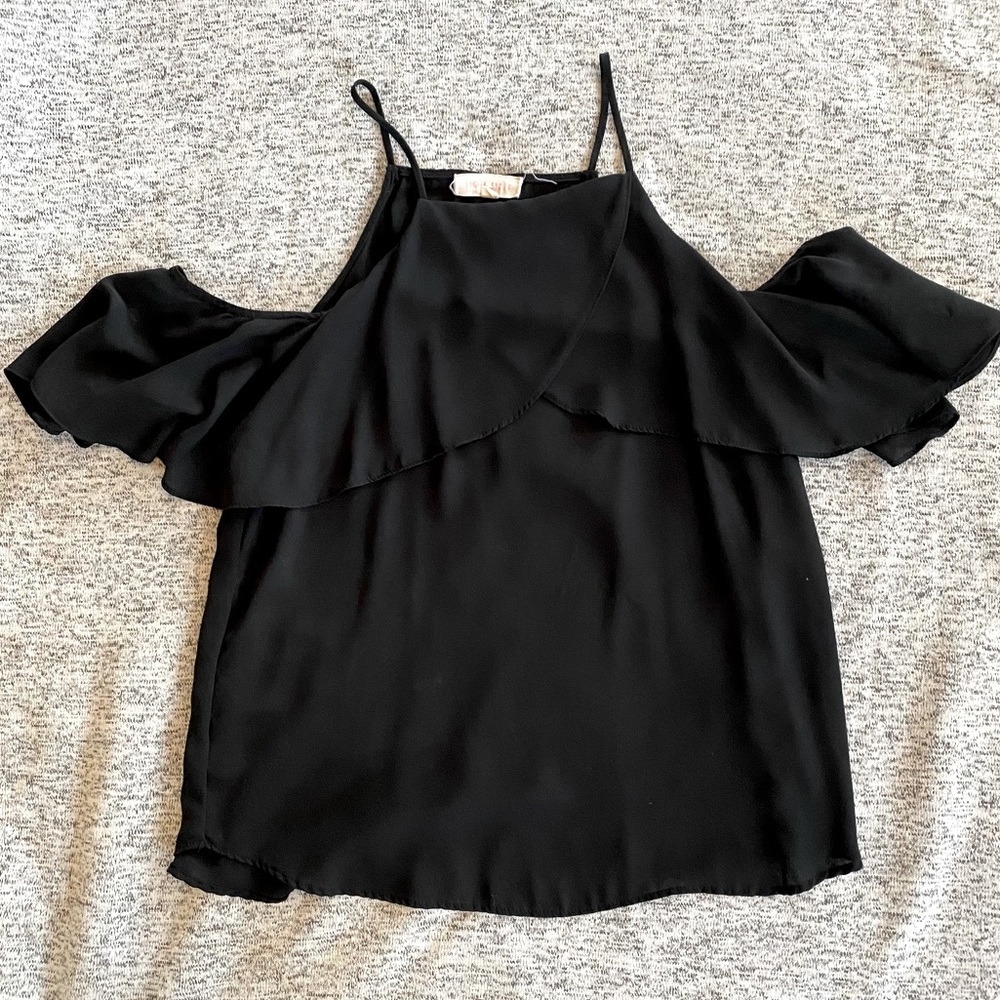 Black cold shoulder top size M